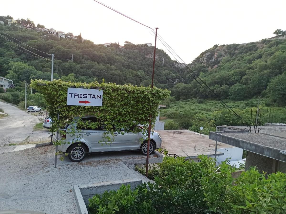Apartman Tristan Herceg Novi Luaran gambar